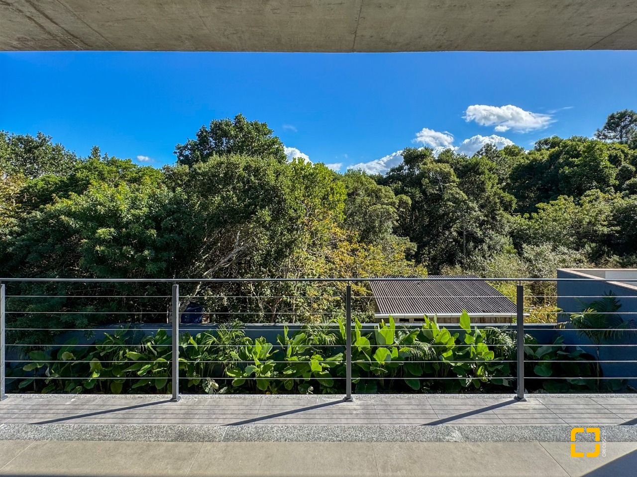 Casa de Condomínio com 492m², 5 quartos (sendo 5 suítes), 4 garagens, no bairro Campeche em Florianópolis