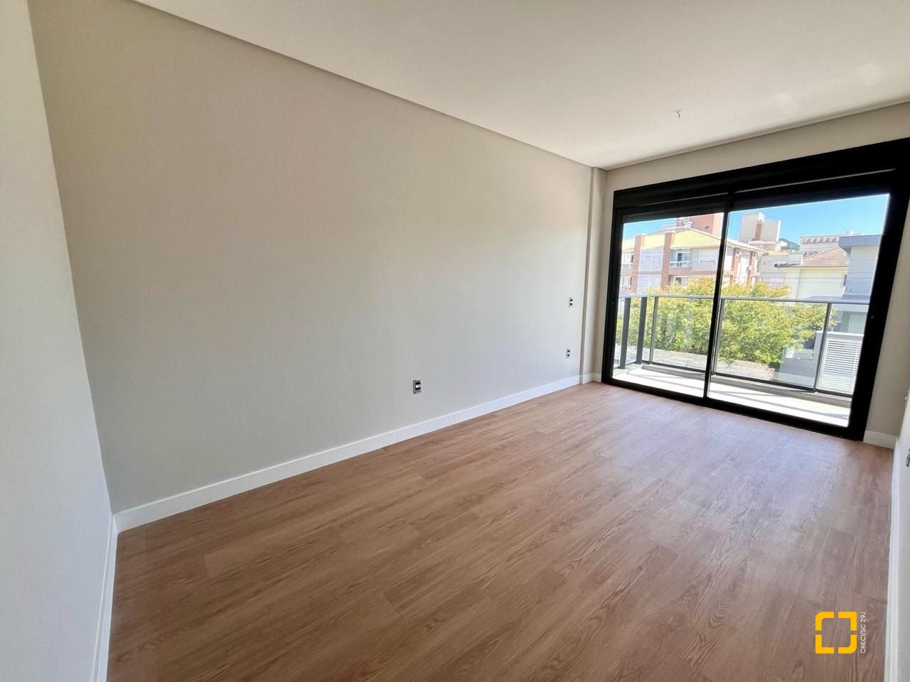 Casa com 215m², 6 quartos (sendo 2 suítes), 2 garagens, no bairro Ingleses em Florianópolis