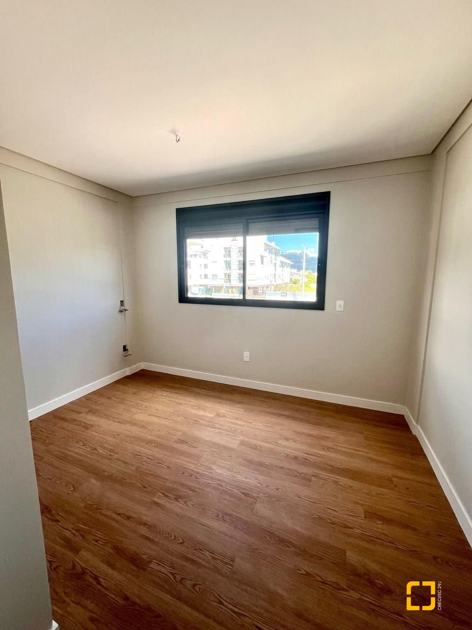 Casa com 215m², 6 quartos (sendo 2 suítes), 2 garagens, no bairro Ingleses em Florianópolis