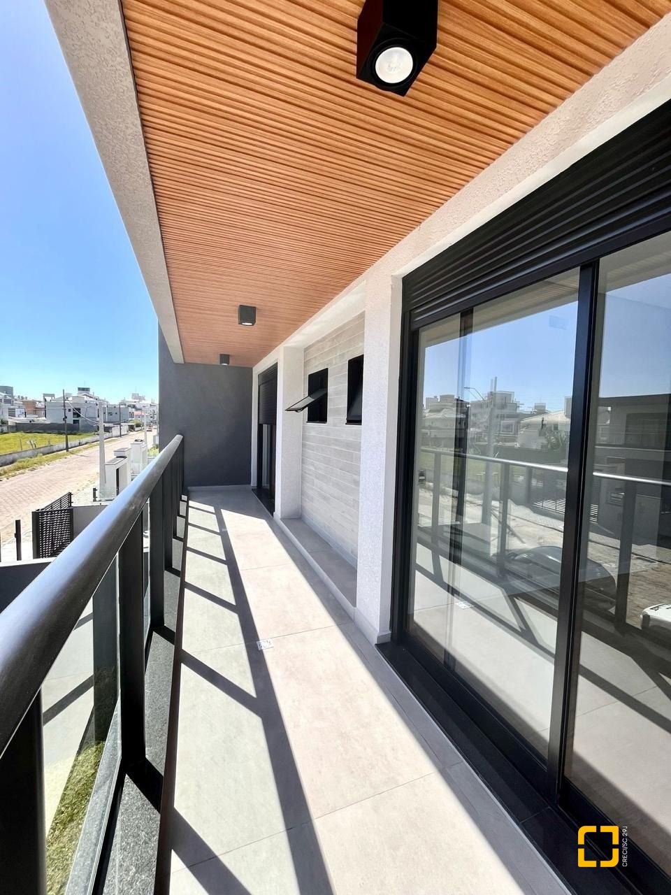Casa com 215m², 6 quartos (sendo 2 suítes), 2 garagens, no bairro Ingleses em Florianópolis