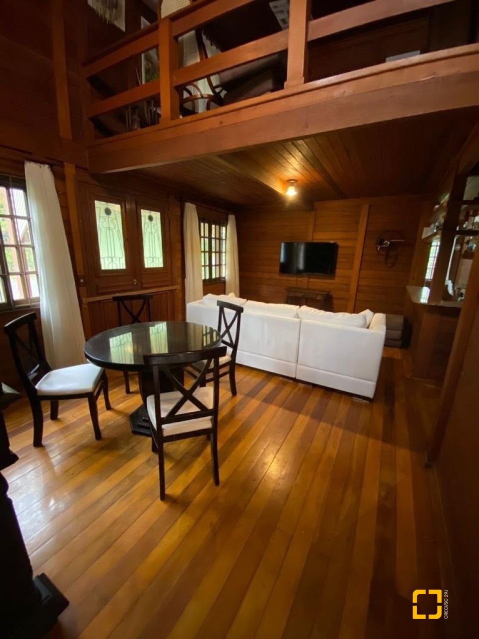 Casa de Condomínio com 200m², 4 quartos (sendo 1 suíte), 2 garagens, no bairro Cacupé em Florianópolis