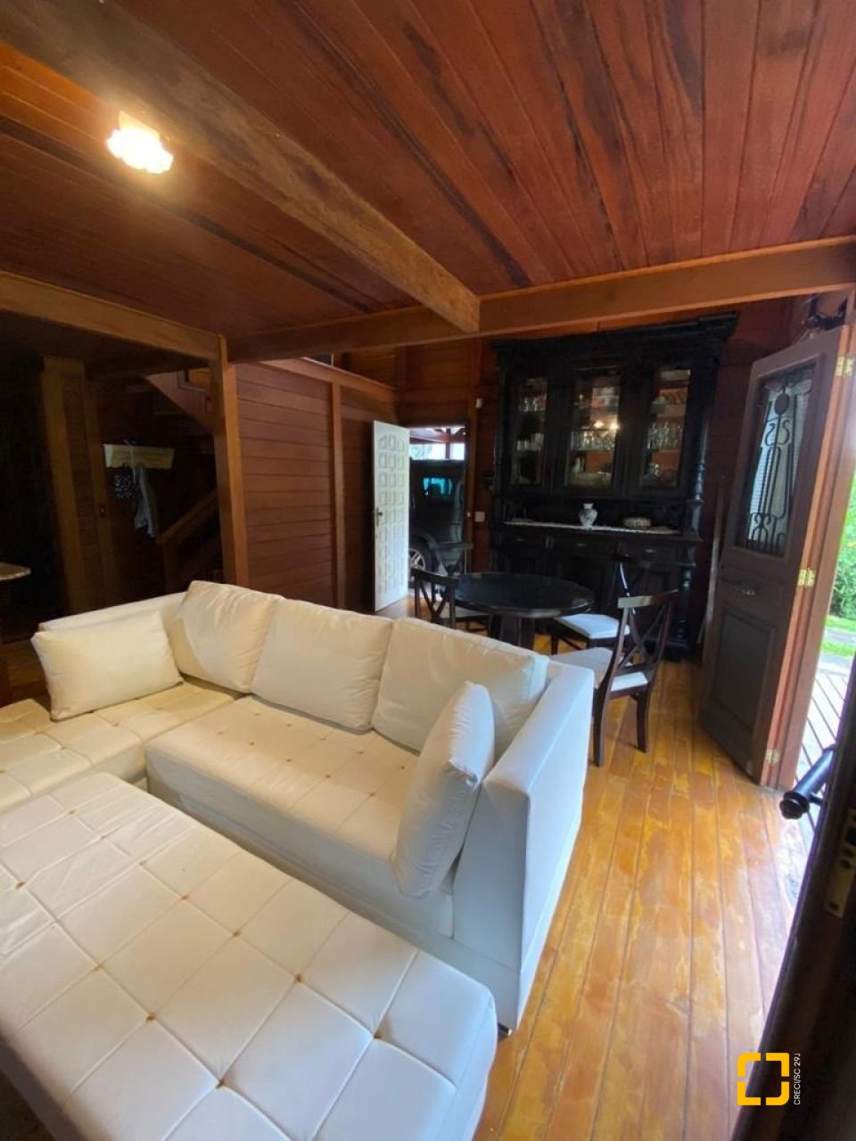 Casa de Condomínio com 200m², 4 quartos (sendo 1 suíte), 2 garagens, no bairro Cacupé em Florianópolis