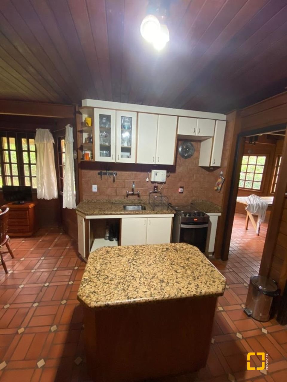 Casa de Condomínio com 200m², 4 quartos (sendo 1 suíte), 2 garagens, no bairro Cacupé em Florianópolis