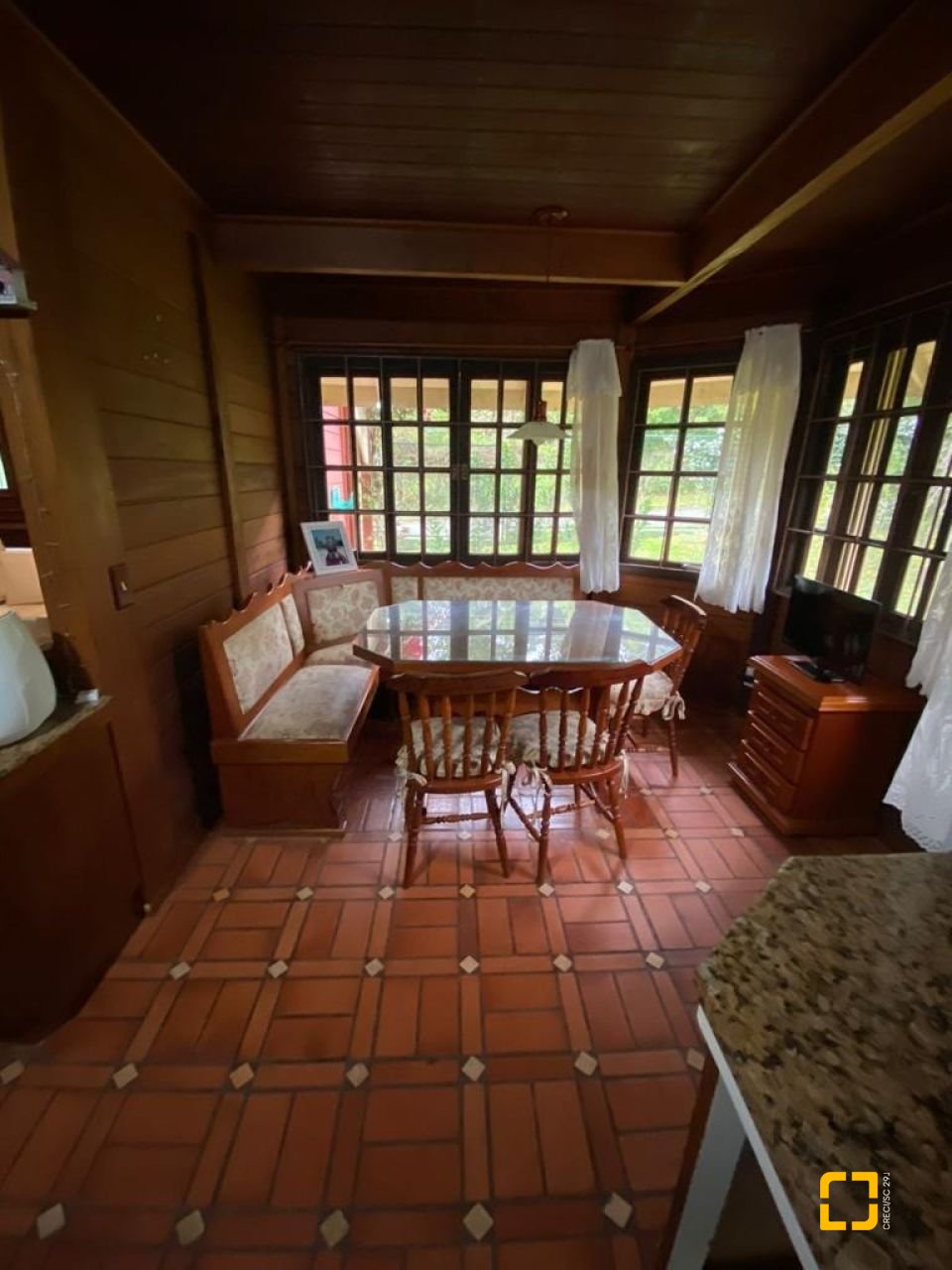 Casa de Condomínio com 200m², 4 quartos (sendo 1 suíte), 2 garagens, no bairro Cacupé em Florianópolis