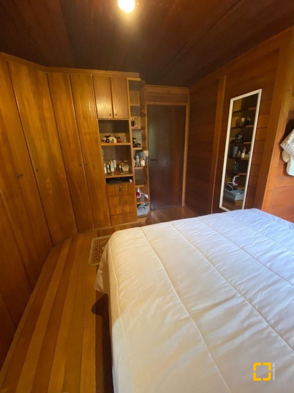 Casa de Condomínio com 200m², 4 quartos (sendo 1 suíte), 2 garagens, no bairro Cacupé em Florianópolis