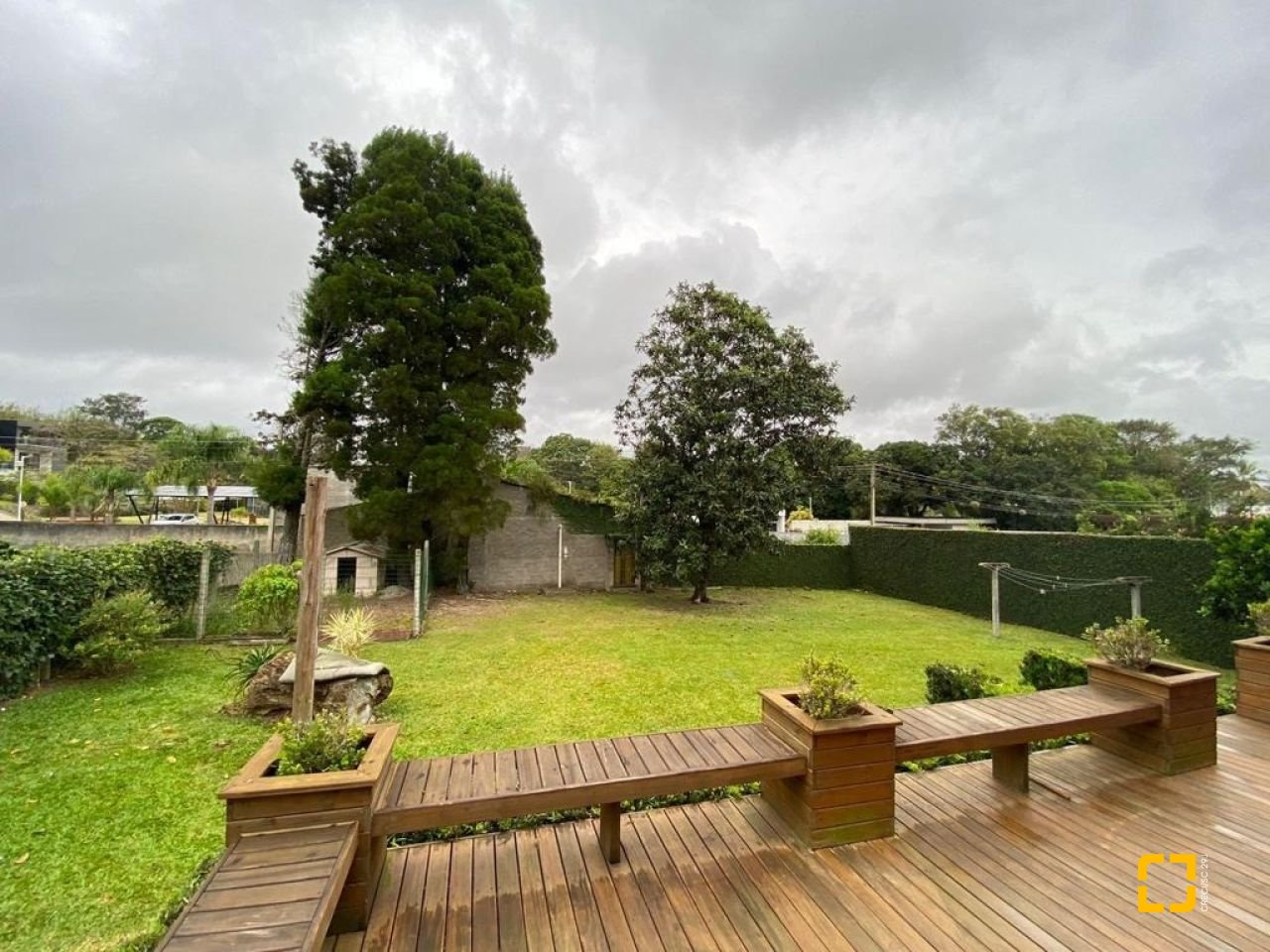 Casa de Condomínio com 200m², 4 quartos (sendo 1 suíte), 2 garagens, no bairro Cacupé em Florianópolis