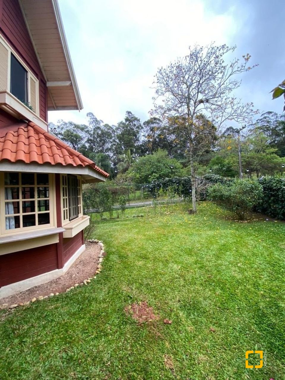 Casa de Condomínio com 200m², 4 quartos (sendo 1 suíte), 2 garagens, no bairro Cacupé em Florianópolis