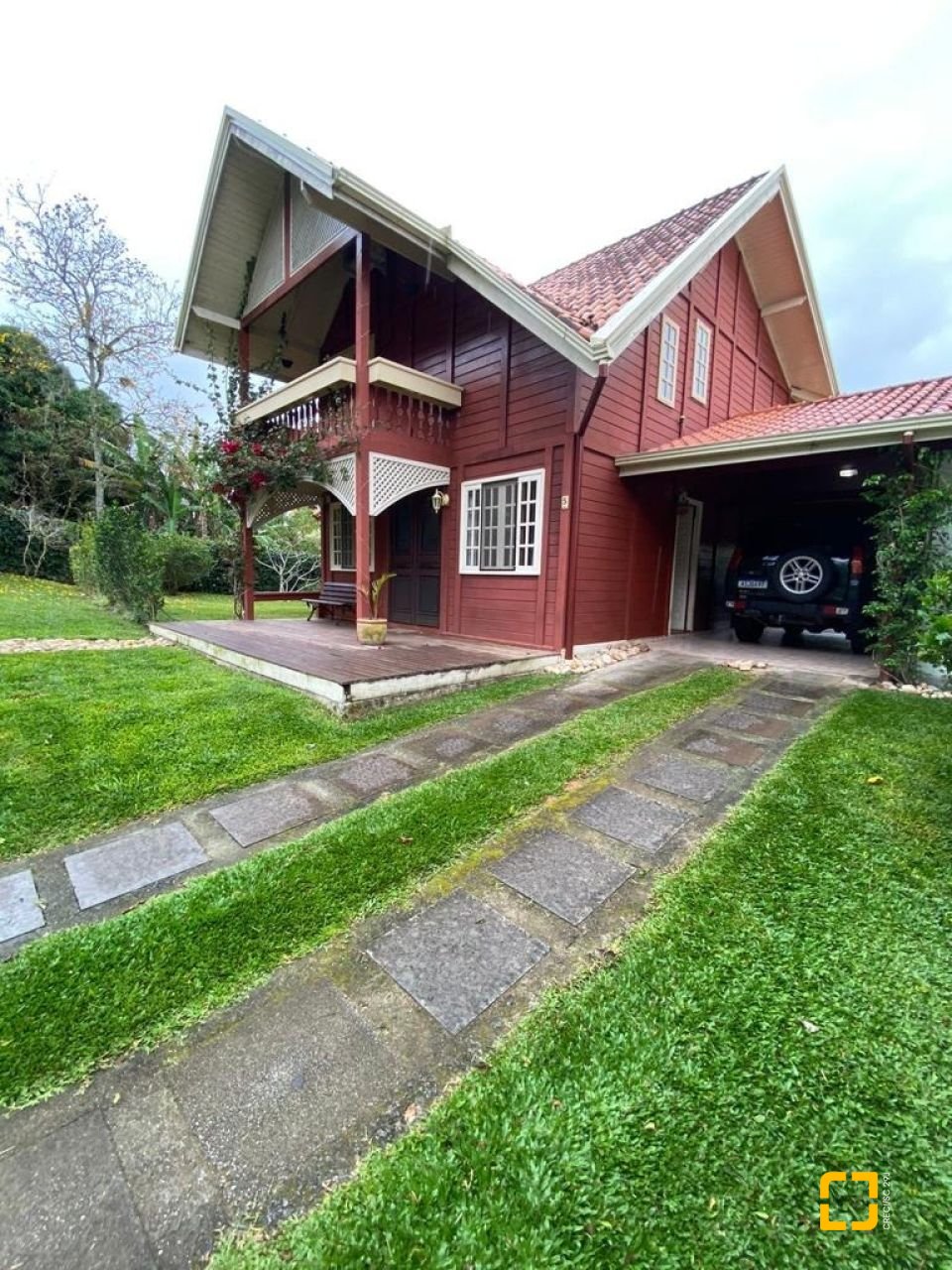Casa de Condomínio com 200m², 4 quartos (sendo 1 suíte), 2 garagens, no bairro Cacupé em Florianópolis