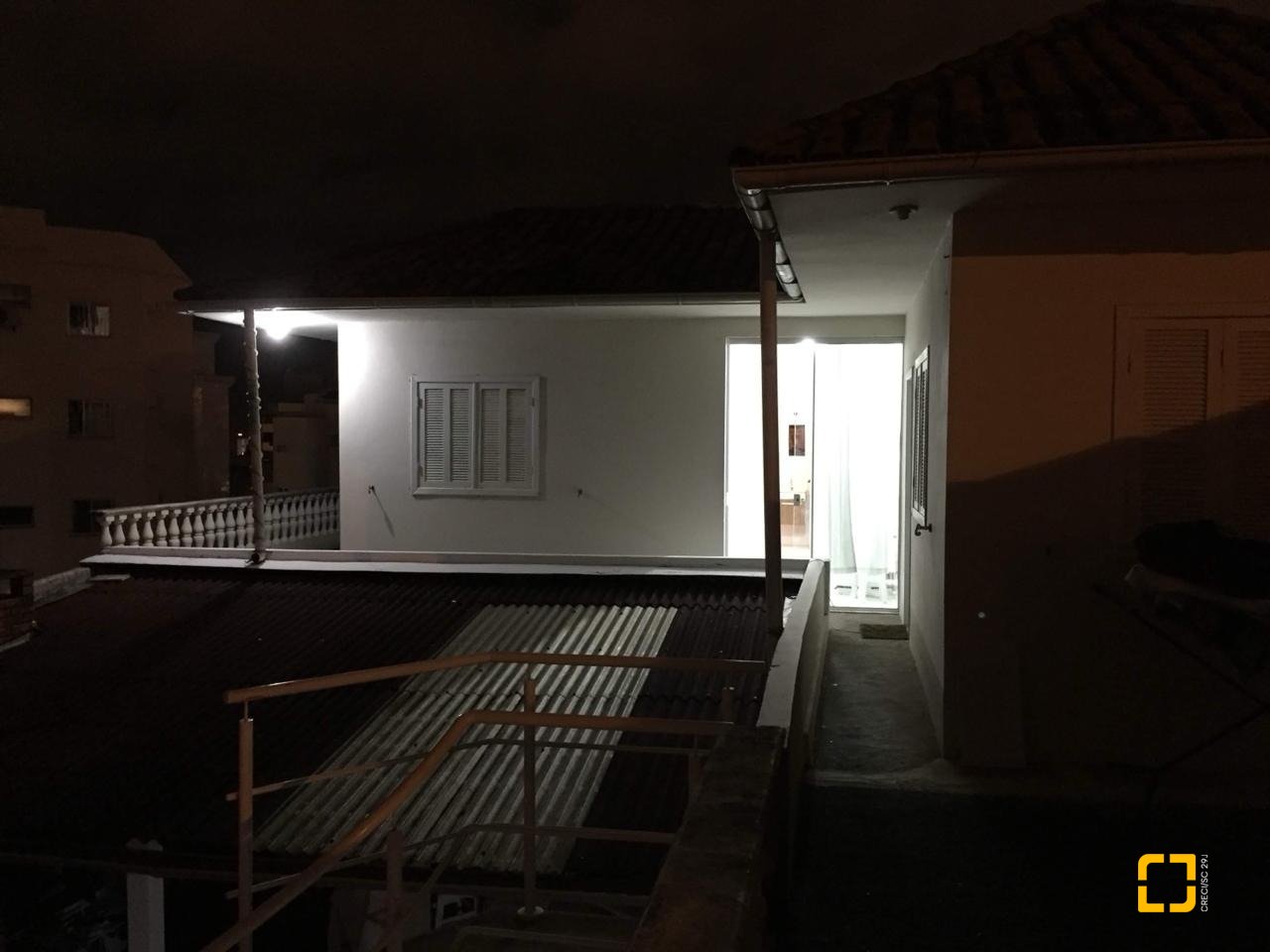 Casa com 153m², 7 quartos (sendo 2 suítes), 4 garagens, no bairro Trindade em Florianópolis