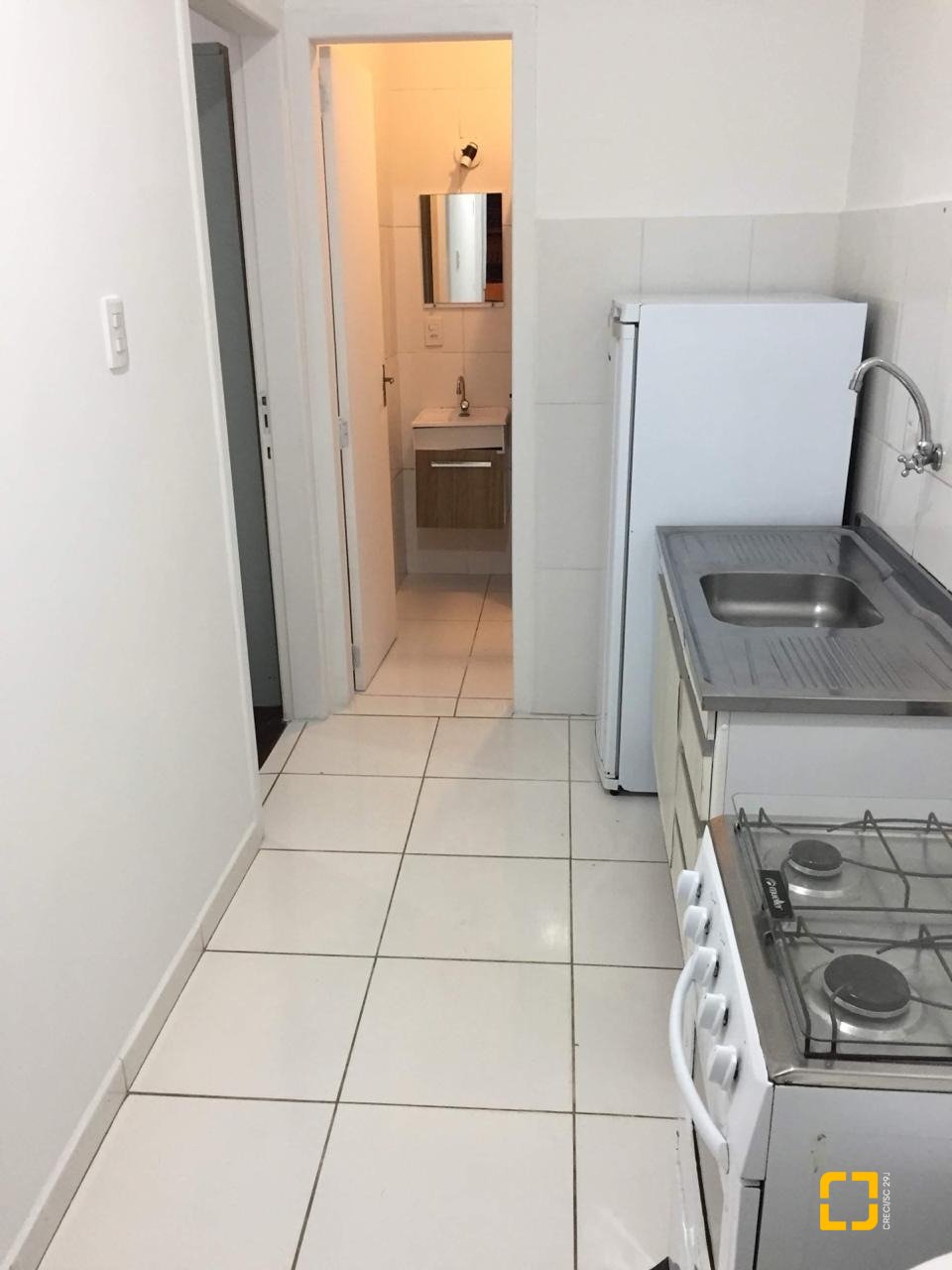 Casa com 153m², 7 quartos (sendo 2 suítes), 4 garagens, no bairro Trindade em Florianópolis