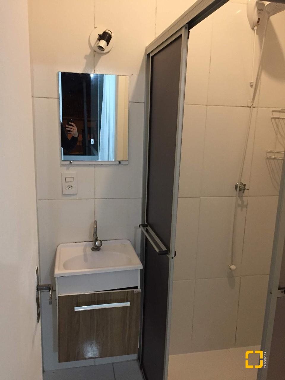 Casa com 153m², 7 quartos (sendo 2 suítes), 4 garagens, no bairro Trindade em Florianópolis
