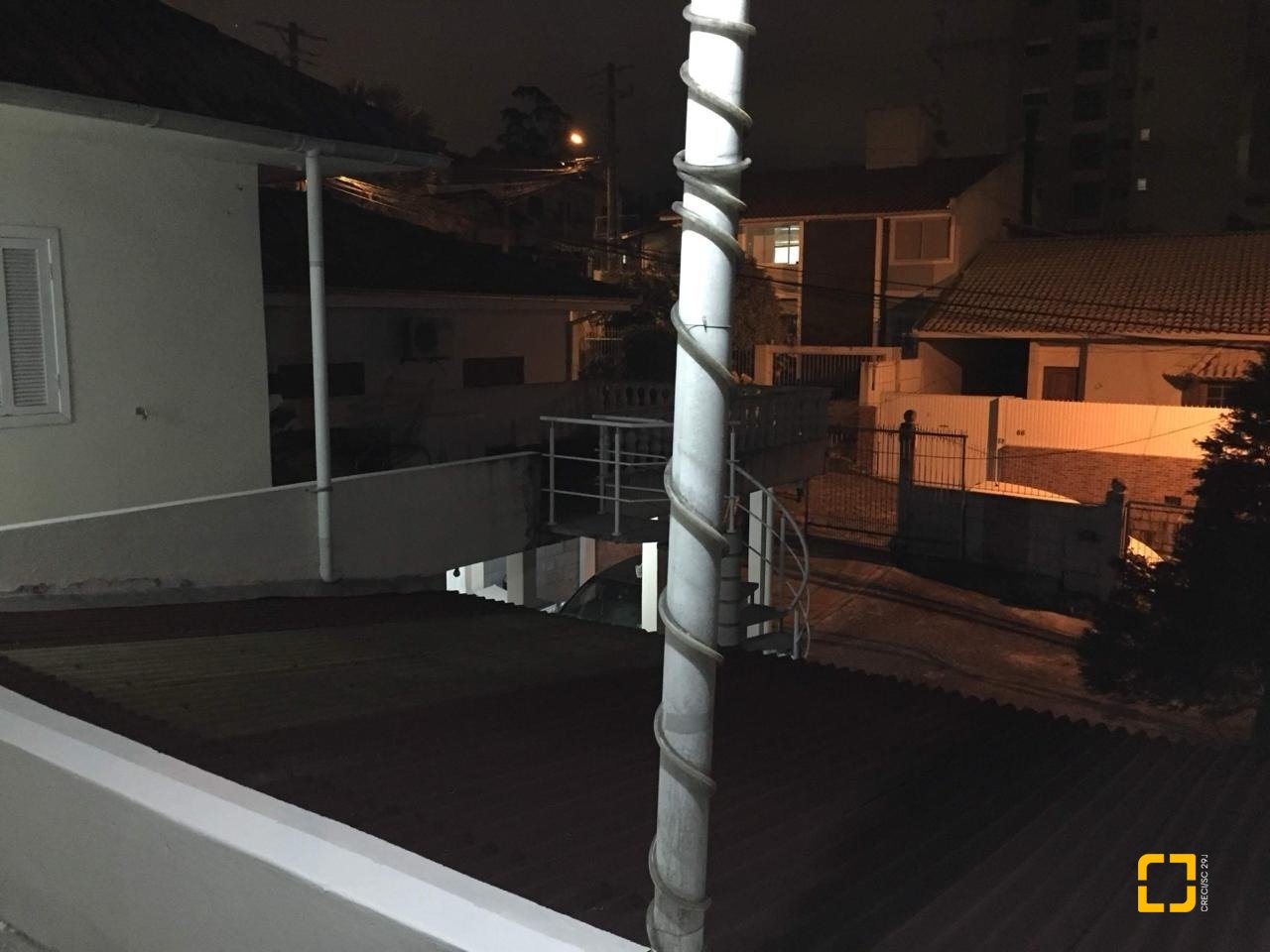 Casa com 153m², 7 quartos (sendo 2 suítes), 4 garagens, no bairro Trindade em Florianópolis