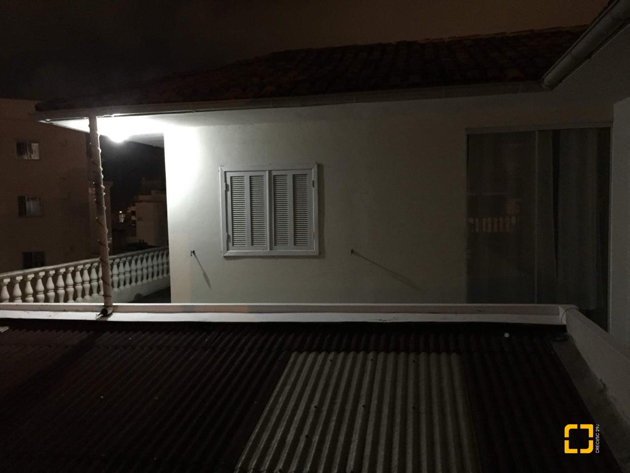 Casa com 153m², 7 quartos (sendo 2 suítes), 4 garagens, no bairro Trindade em Florianópolis
