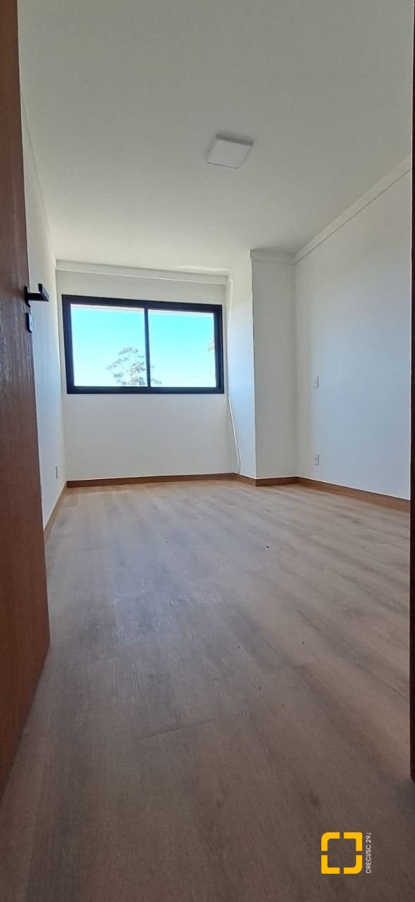 Casa com 126m², 4 quartos (sendo 1 suíte), 2 garagens, no bairro Campeche em Florianópolis