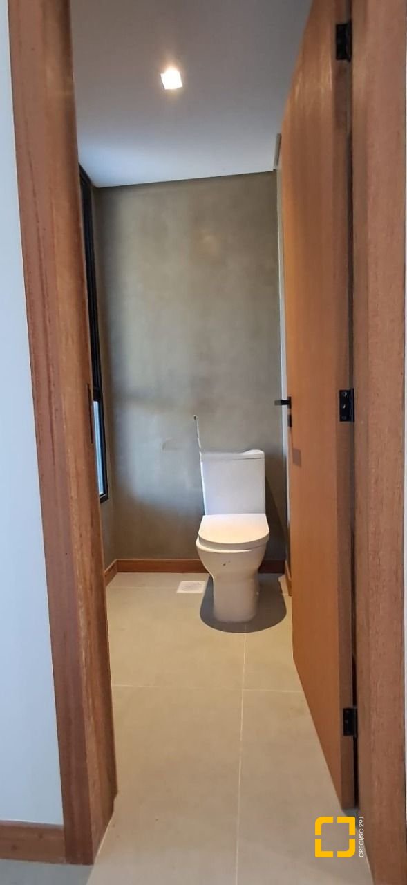 Casa com 120m², 4 quartos (sendo 1 suíte), 1 garagem, no bairro Campeche em Florianópolis
