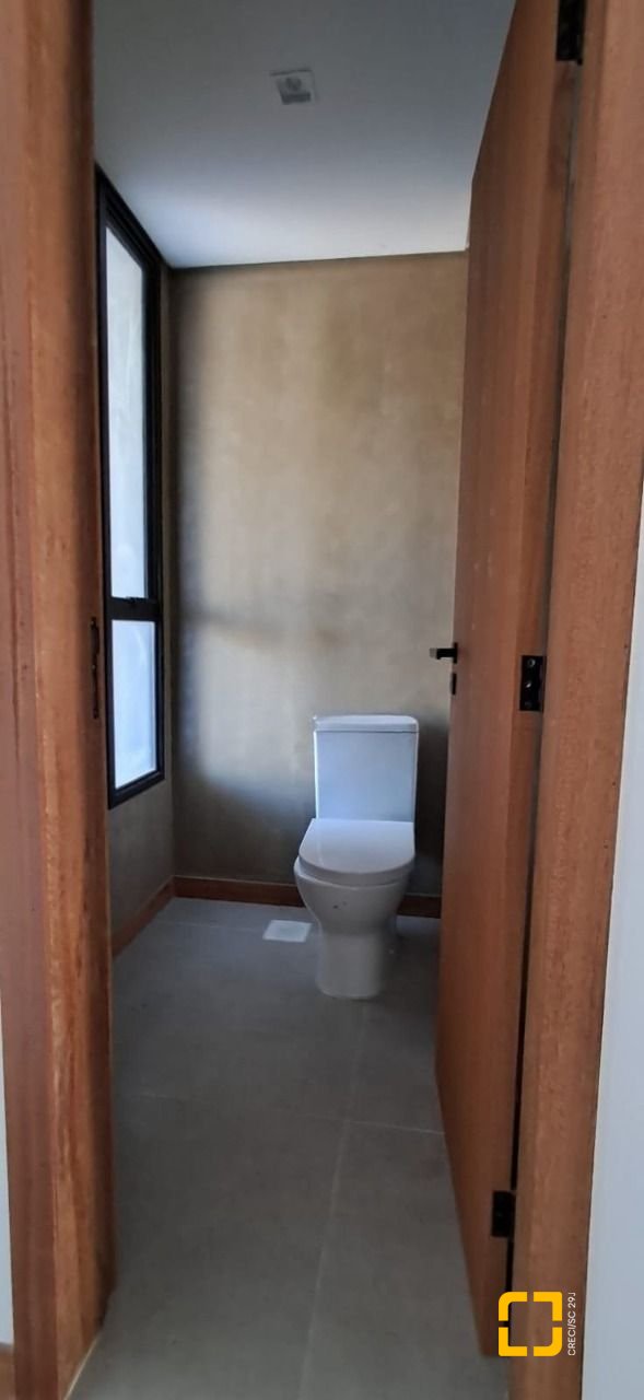 Casa com 120m², 4 quartos (sendo 1 suíte), 1 garagem, no bairro Campeche em Florianópolis