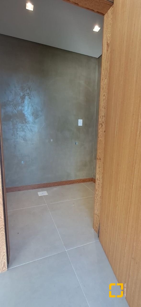 Casa com 120m², 4 quartos (sendo 1 suíte), 1 garagem, no bairro Campeche em Florianópolis