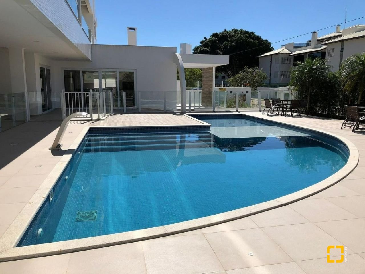 Apartamento com 127m², 4 quartos (sendo 1 suíte), 2 garagens, no bairro Ingleses em Florianópolis