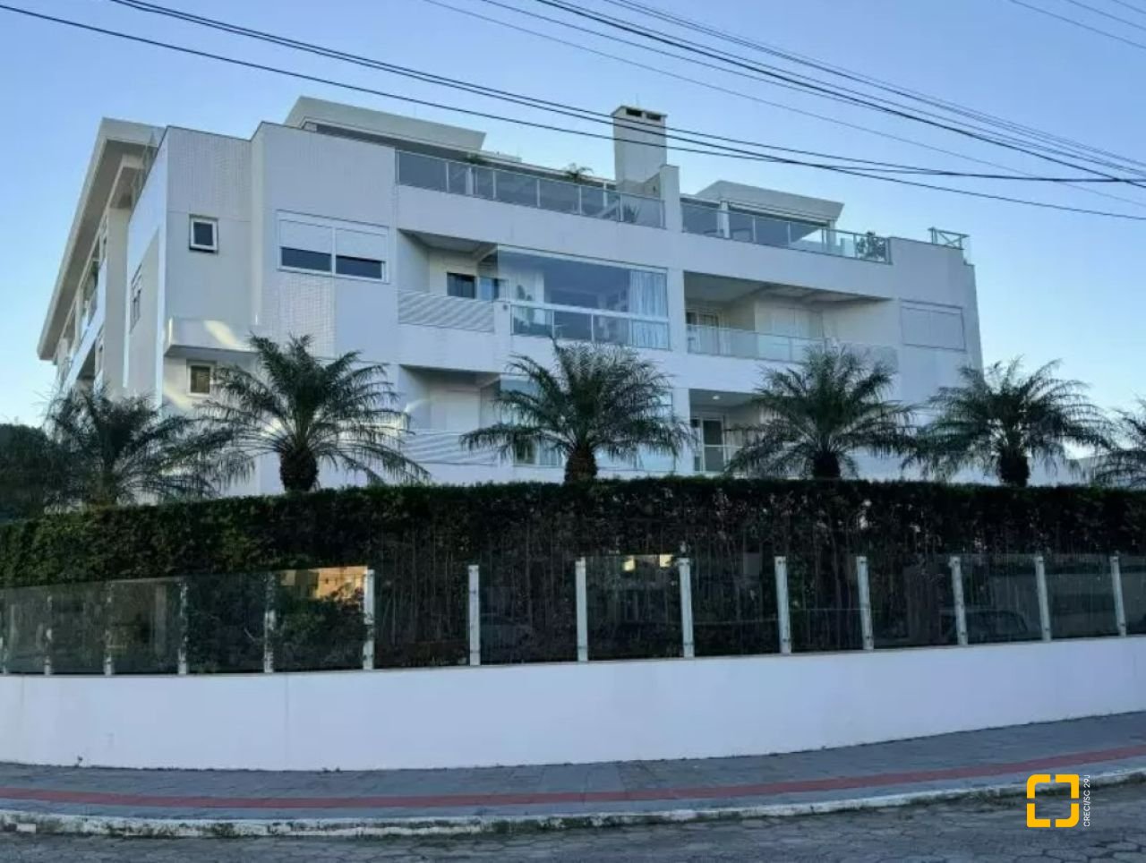 Apartamento com 127m², 4 quartos (sendo 1 suíte), 2 garagens, no bairro Ingleses em Florianópolis