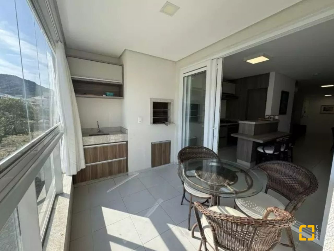 Apartamento com 127m², 4 quartos (sendo 1 suíte), 2 garagens, no bairro Ingleses em Florianópolis