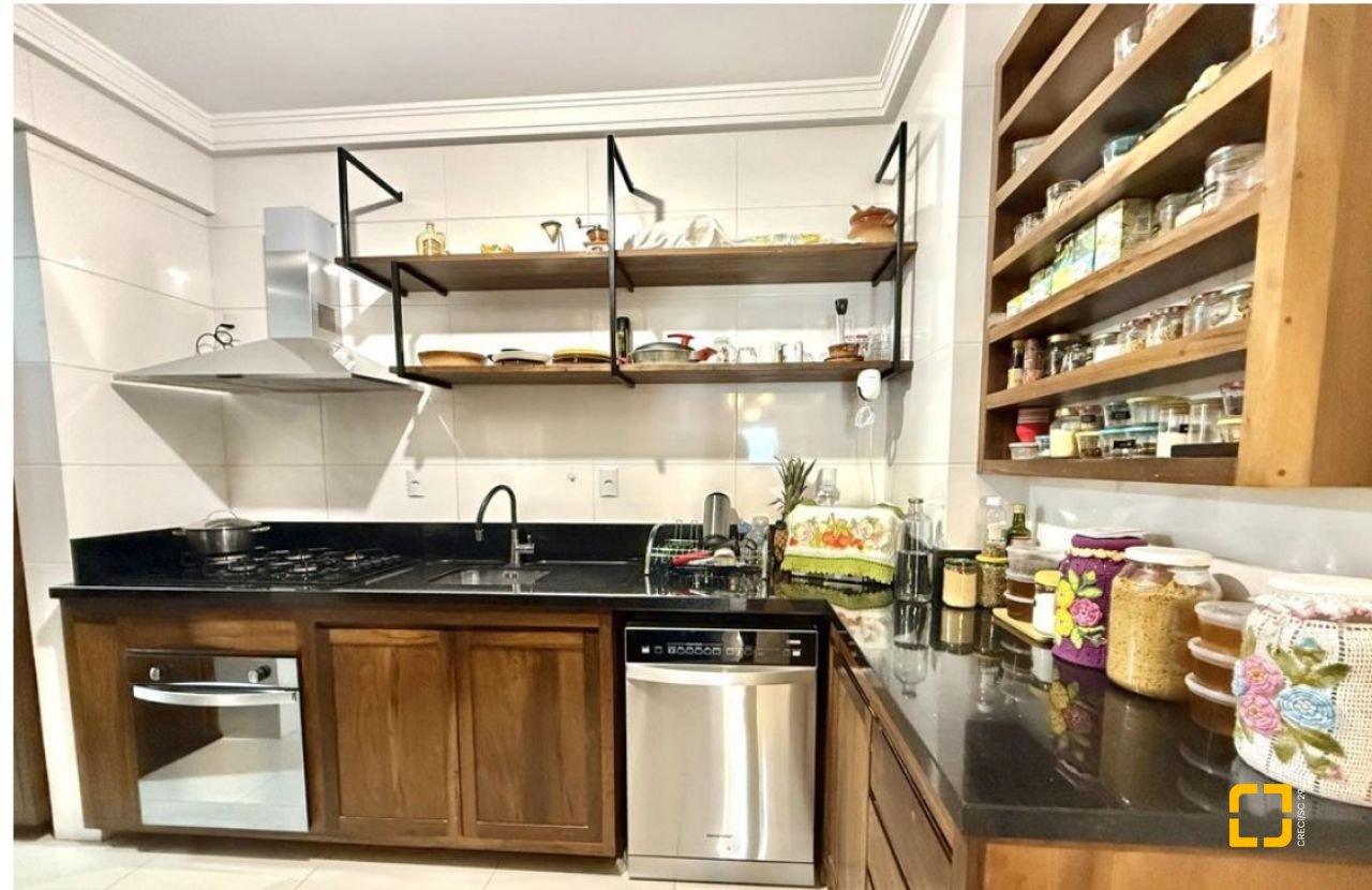 Apartamento com 124m², 3 quartos (sendo 1 suíte), 1 garagem, no bairro Centro em Palhoça
