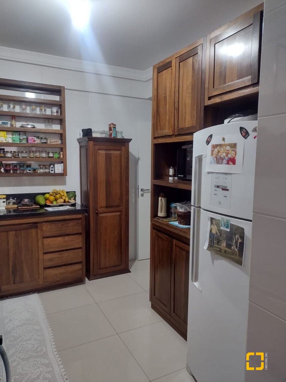 Apartamento com 124m², 3 quartos (sendo 1 suíte), 1 garagem, no bairro Centro em Palhoça