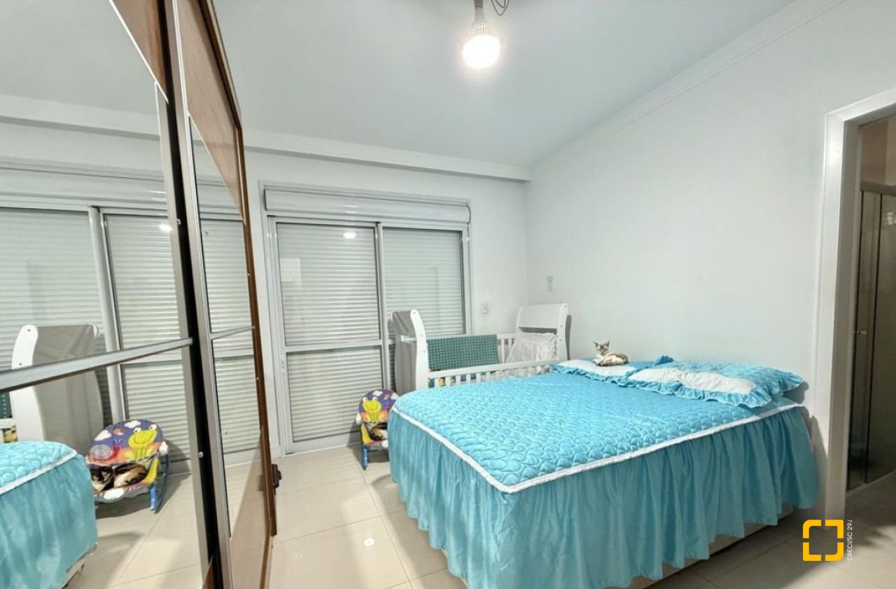 Apartamento com 124m², 3 quartos (sendo 1 suíte), 1 garagem, no bairro Centro em Palhoça