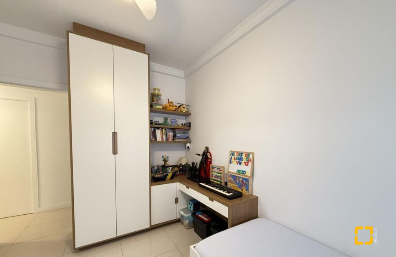 Apartamento com 124m², 3 quartos (sendo 1 suíte), 1 garagem, no bairro Centro em Palhoça