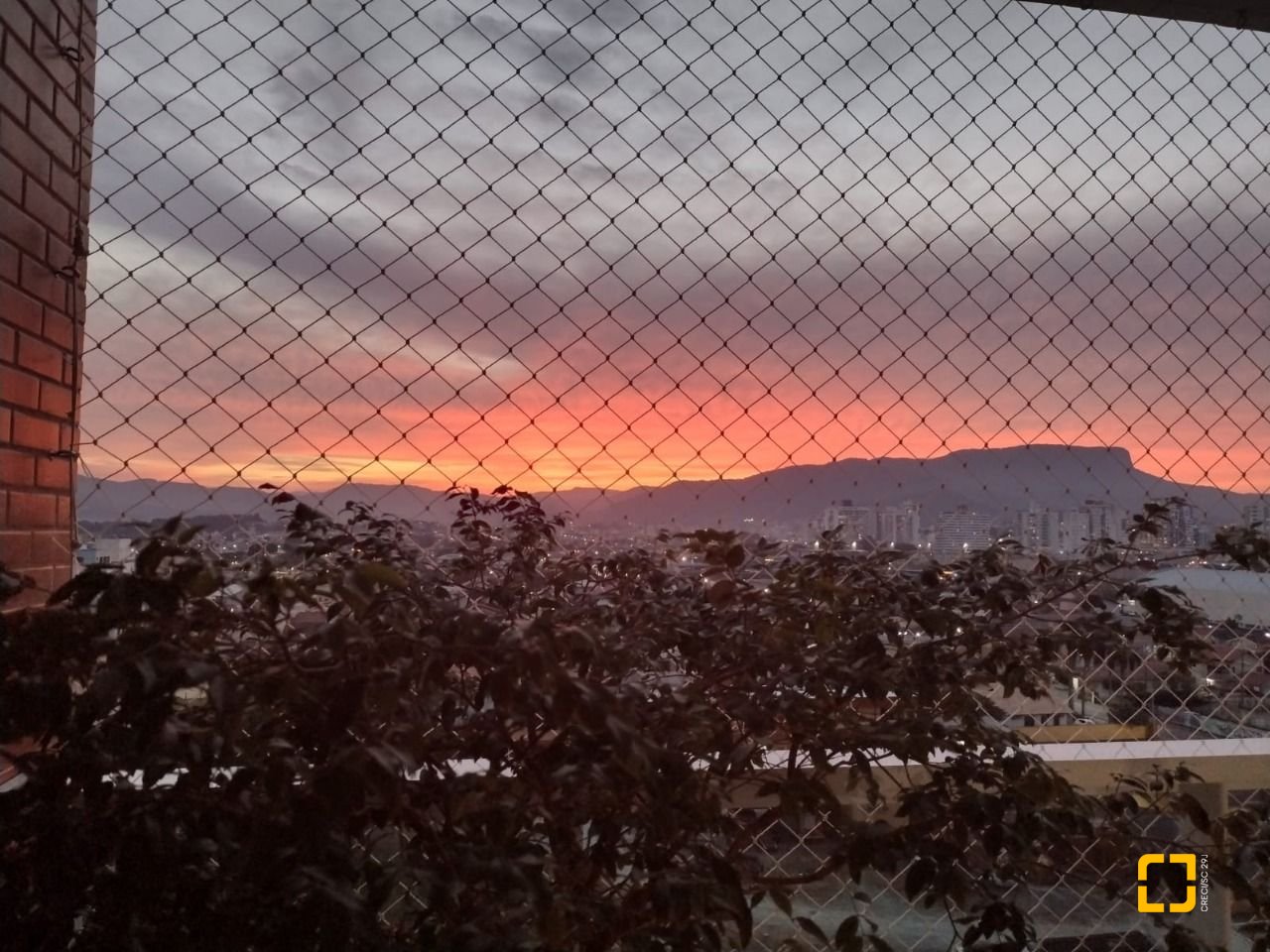 Apartamento com 124m², 3 quartos (sendo 1 suíte), 1 garagem, no bairro Centro em Palhoça