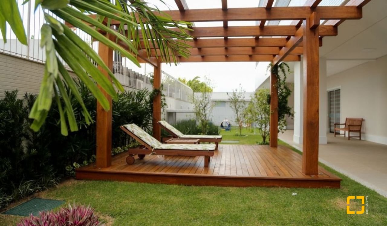Apartamento com 124m², 3 quartos (sendo 1 suíte), 1 garagem, no bairro Centro em Palhoça