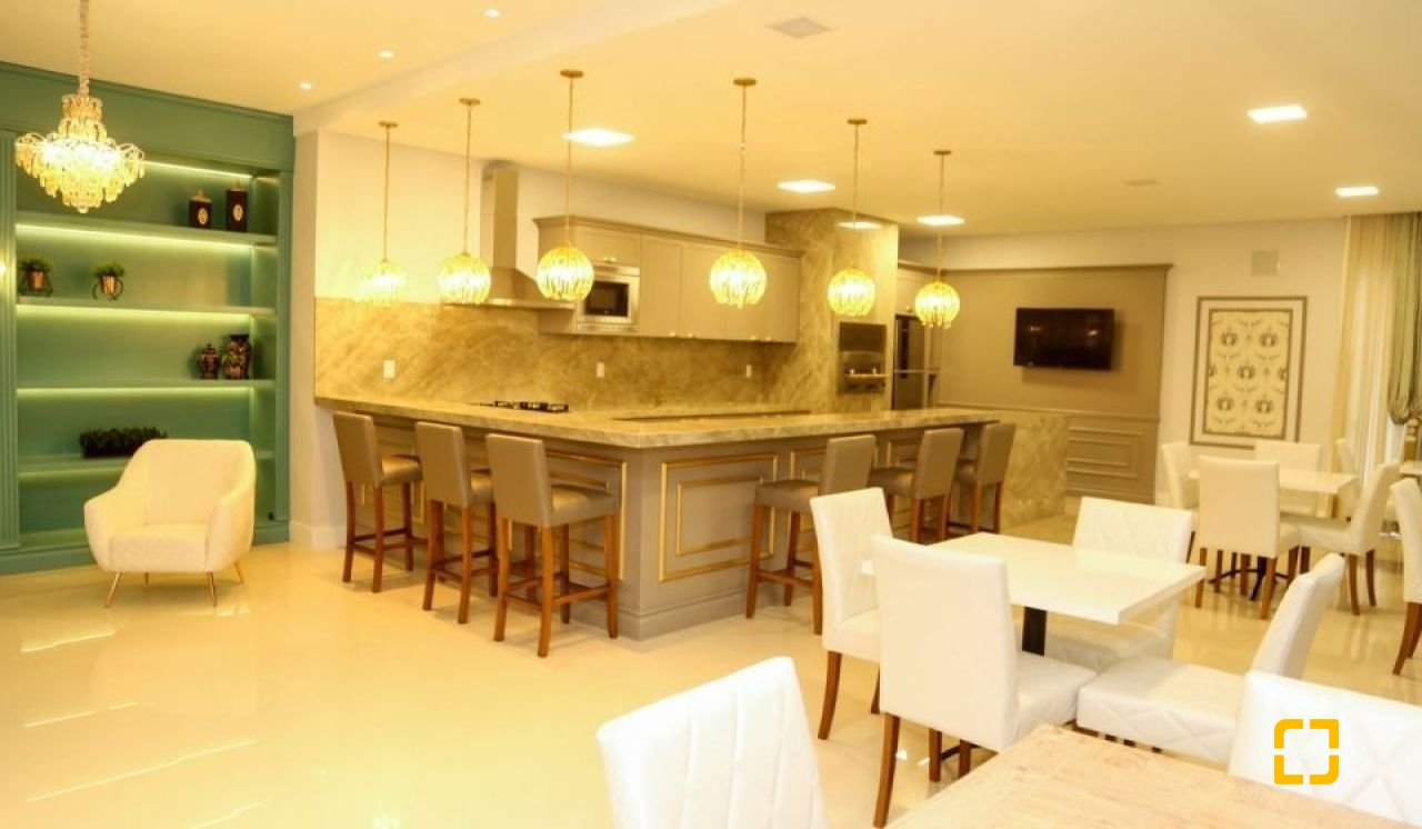 Apartamento com 124m², 3 quartos (sendo 1 suíte), 1 garagem, no bairro Centro em Palhoça