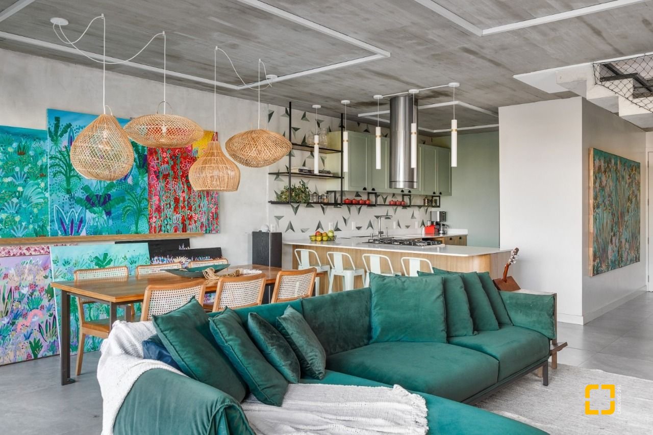 Casa de Condomínio com 234m², 3 quartos (sendo 1 suíte), 2 garagens, no bairro Lagoa da Conceição em Florianópolis