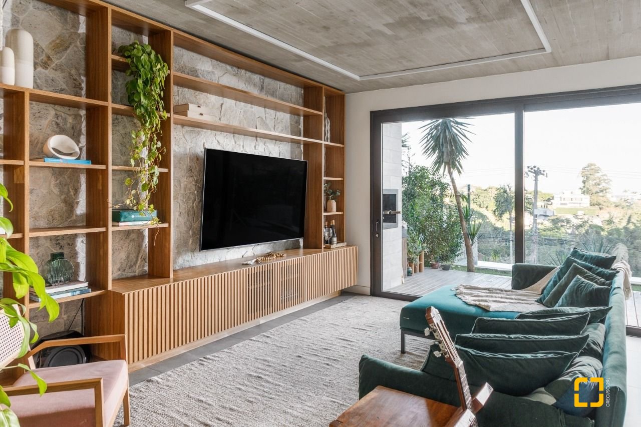 Casa de Condomínio com 234m², 3 quartos (sendo 1 suíte), 2 garagens, no bairro Lagoa da Conceição em Florianópolis