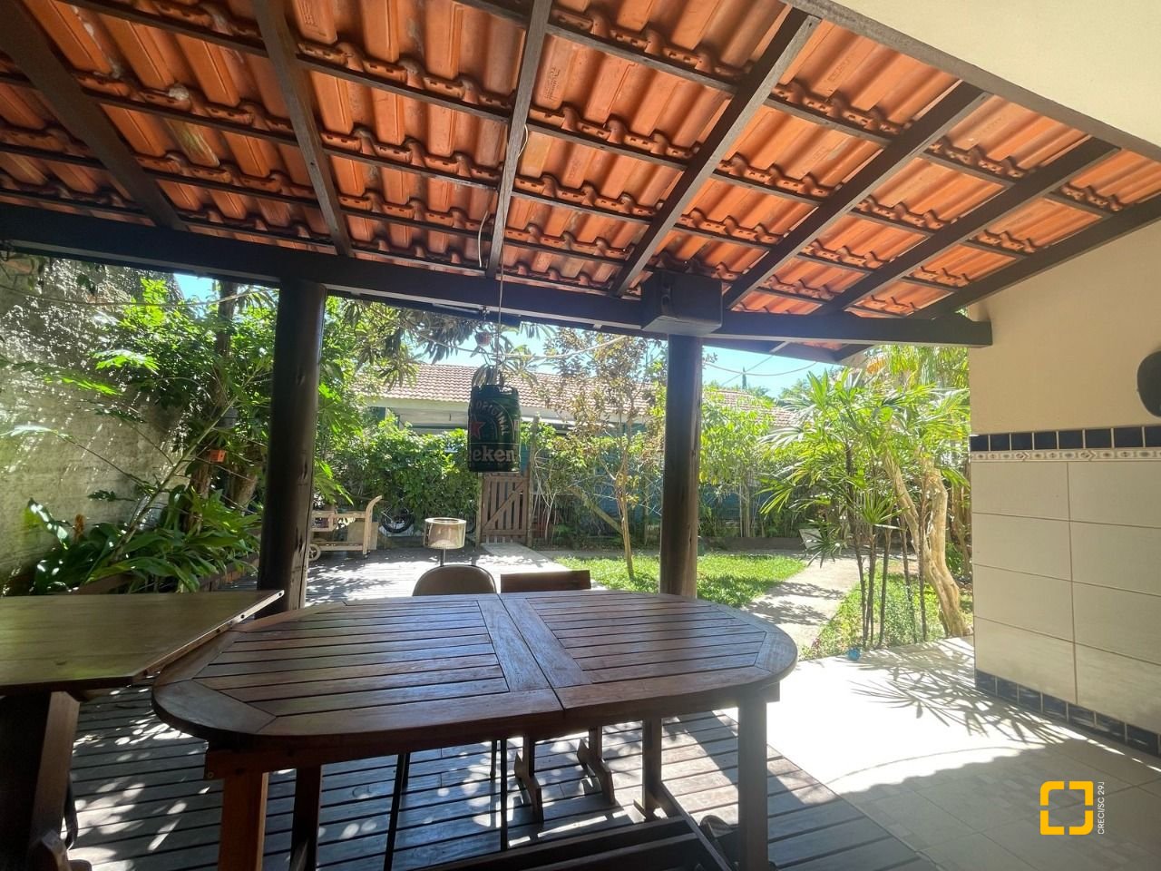 Casa com 450m², 9 quartos (sendo 3 suítes), 4 garagens, no bairro Ingleses em Florianópolis