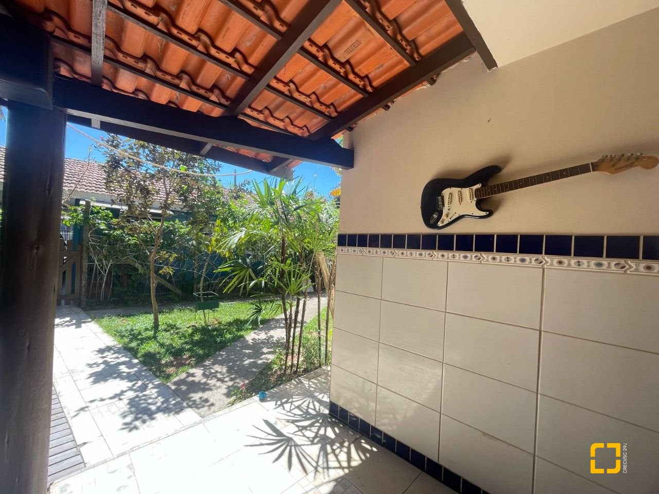 Casa com 450m², 9 quartos (sendo 3 suítes), 4 garagens, no bairro Ingleses em Florianópolis