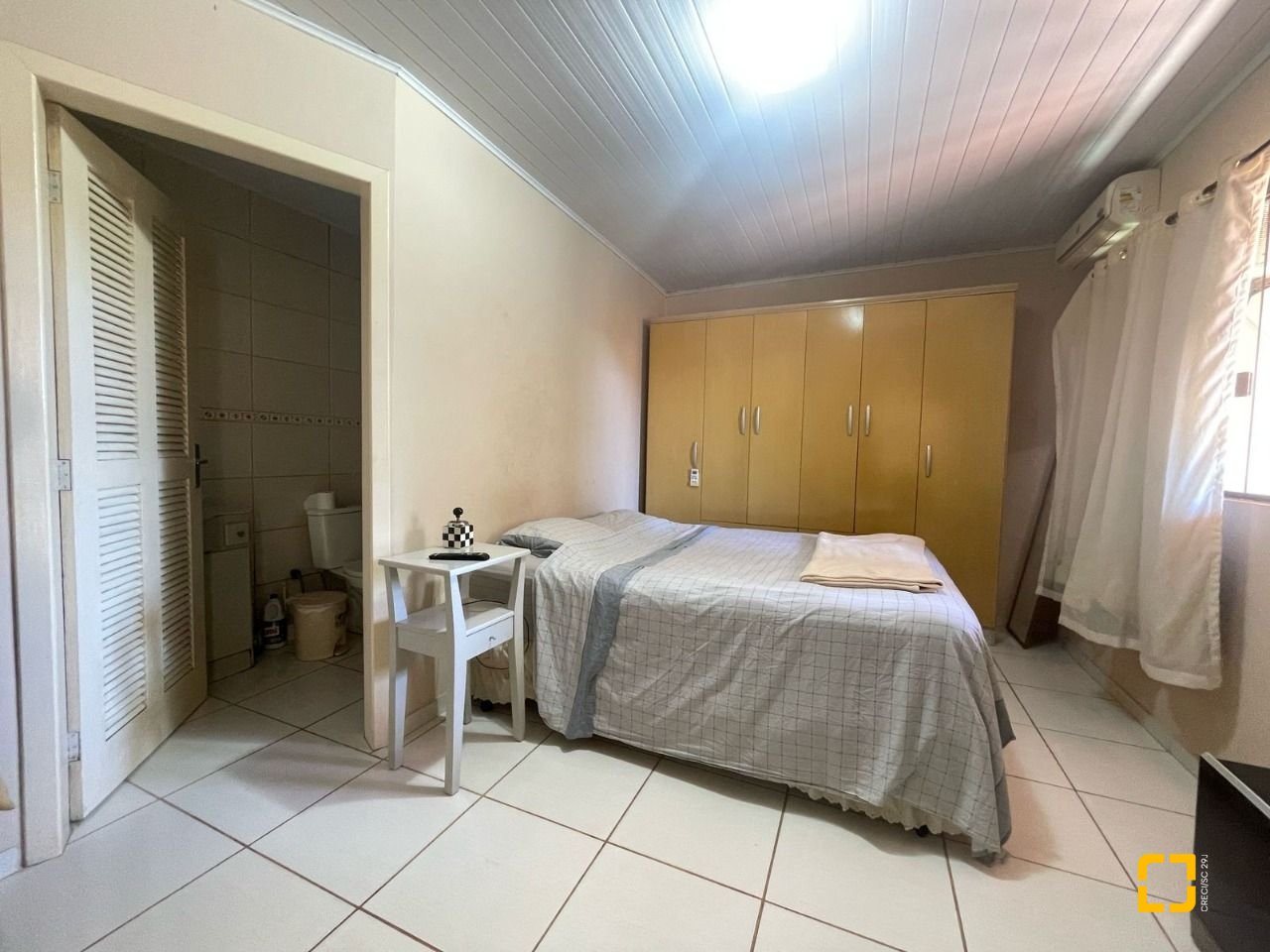Casa com 450m², 9 quartos (sendo 3 suítes), 4 garagens, no bairro Ingleses em Florianópolis