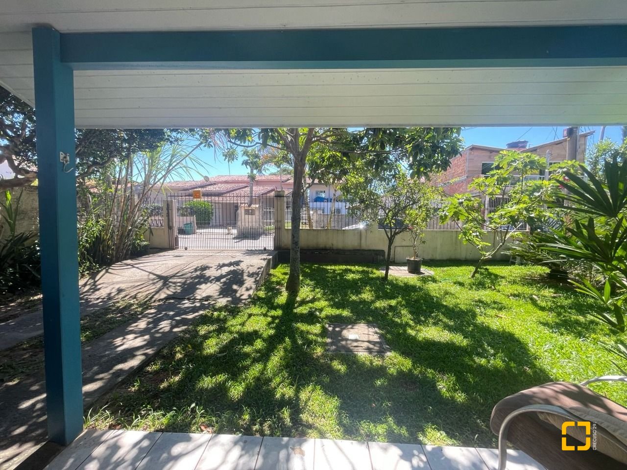 Casa com 450m², 9 quartos (sendo 3 suítes), 4 garagens, no bairro Ingleses em Florianópolis