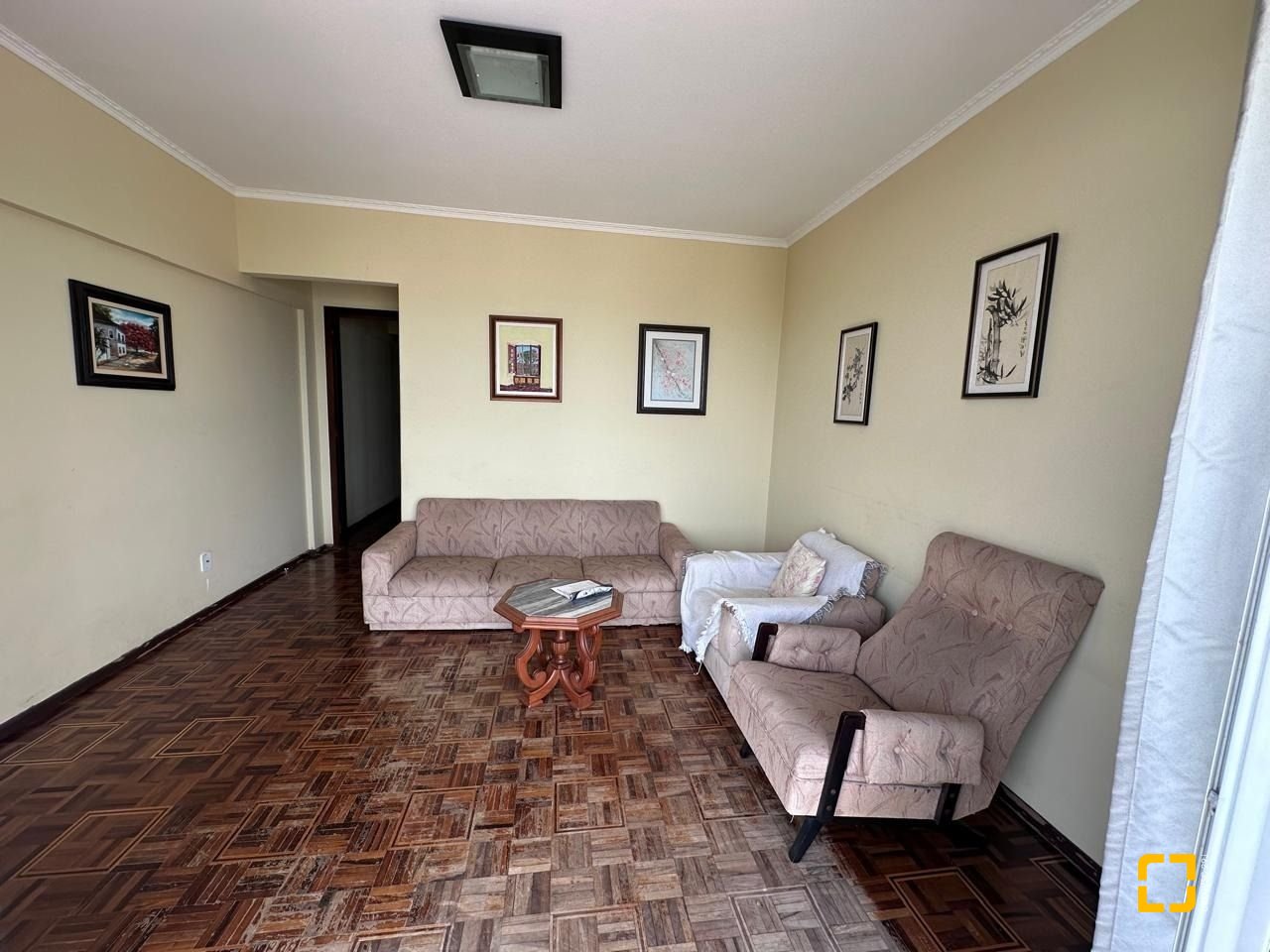 Apartamento com 114m², 2 quartos (sendo 1 suíte), 1 garagem, no bairro Centro em Balneário Camboriú