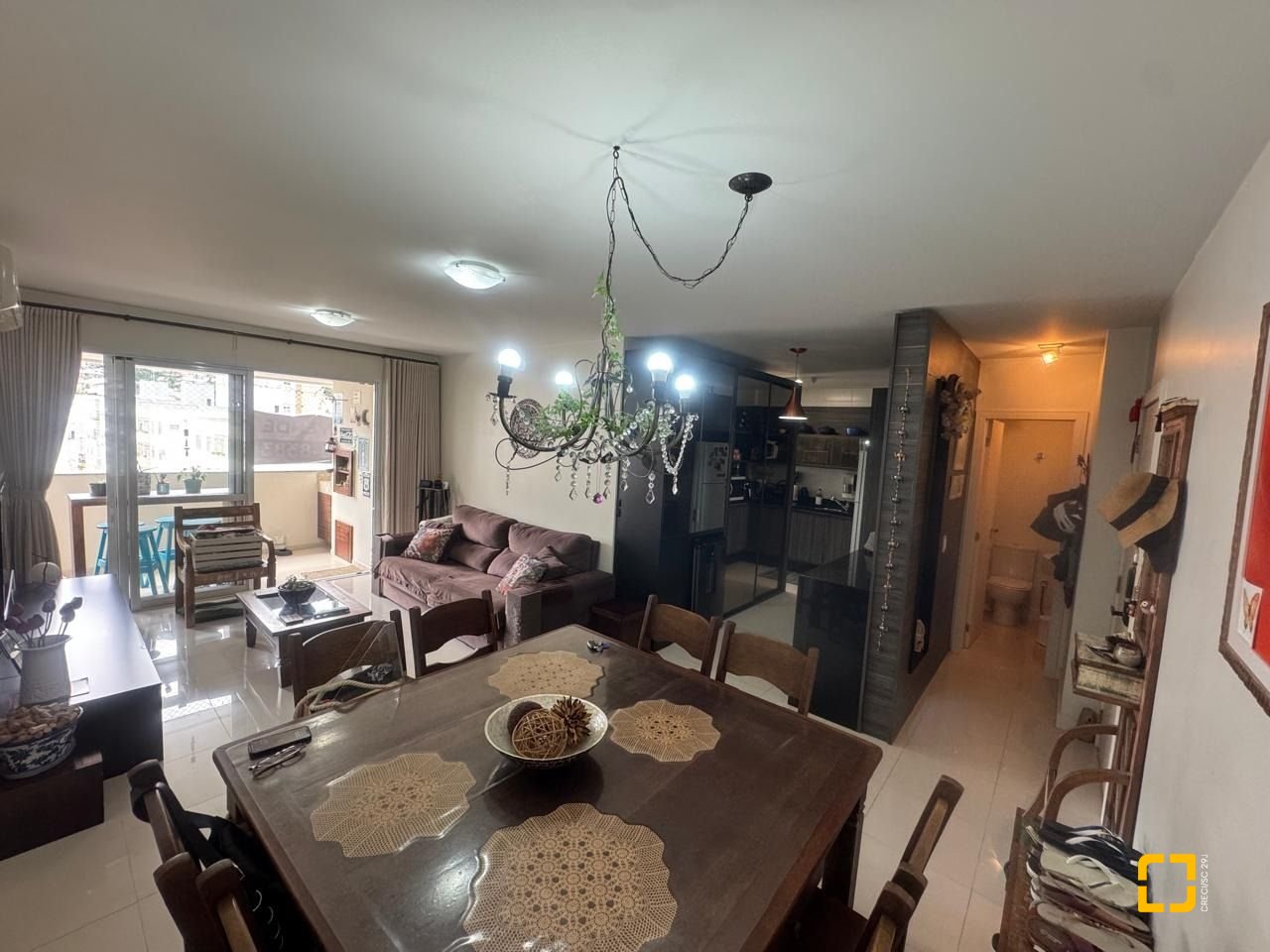 Apartamento com 122m², 4 quartos (sendo 1 suíte), 2 garagens, no bairro Itacorubi em Florianópolis