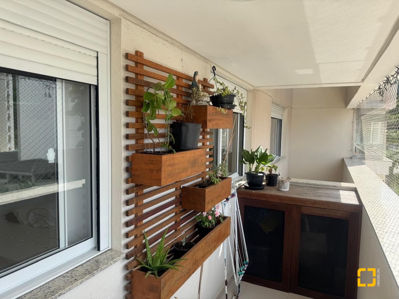 Apartamento com 122m², 4 quartos (sendo 1 suíte), 2 garagens, no bairro Itacorubi em Florianópolis