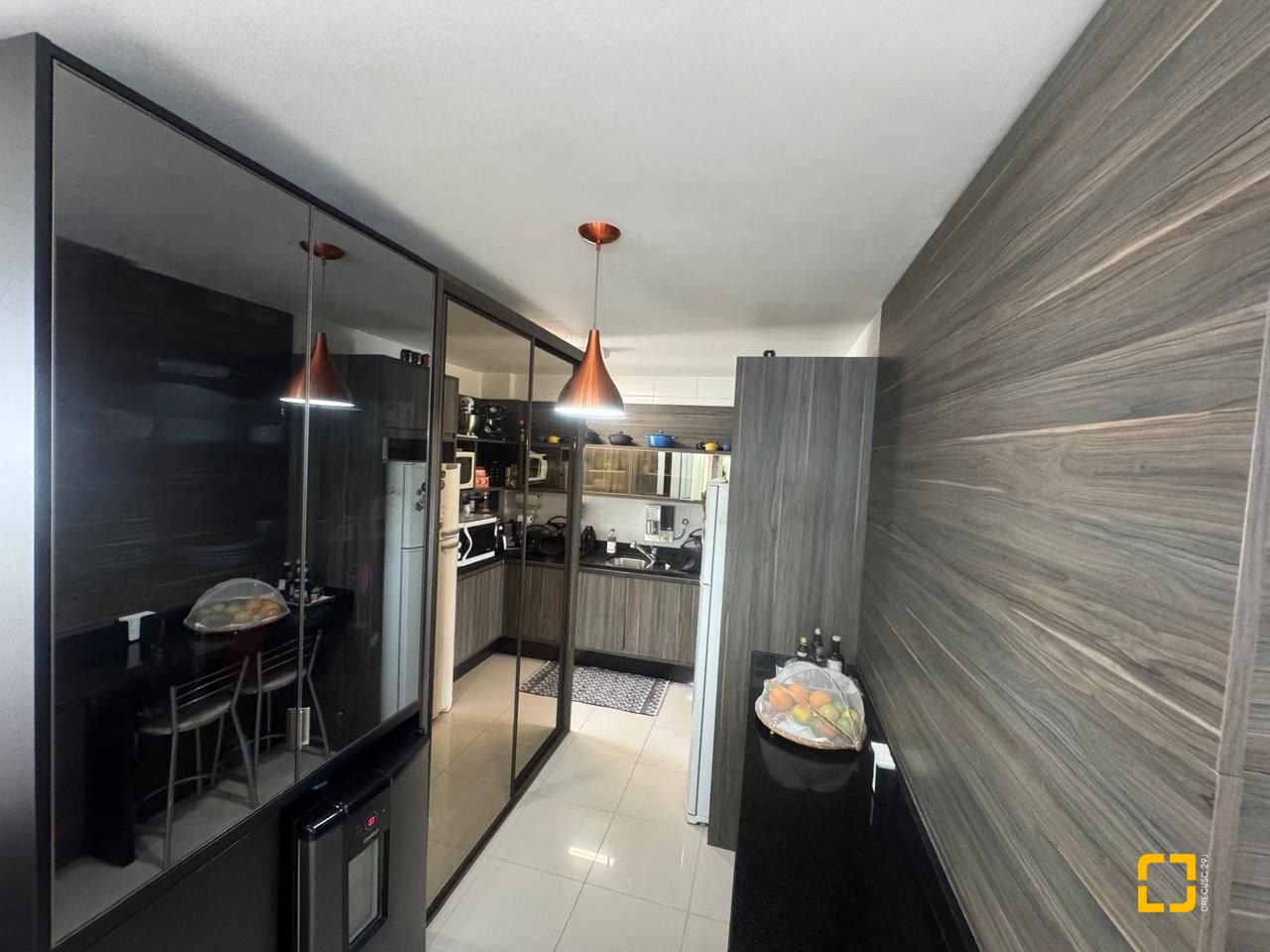 Apartamento com 122m², 4 quartos (sendo 1 suíte), 2 garagens, no bairro Itacorubi em Florianópolis