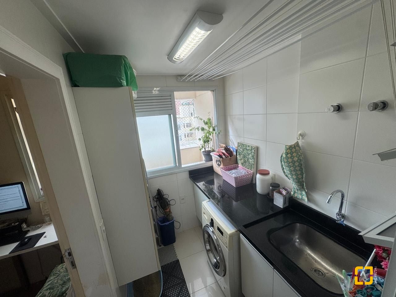 Apartamento com 122m², 4 quartos (sendo 1 suíte), 2 garagens, no bairro Itacorubi em Florianópolis