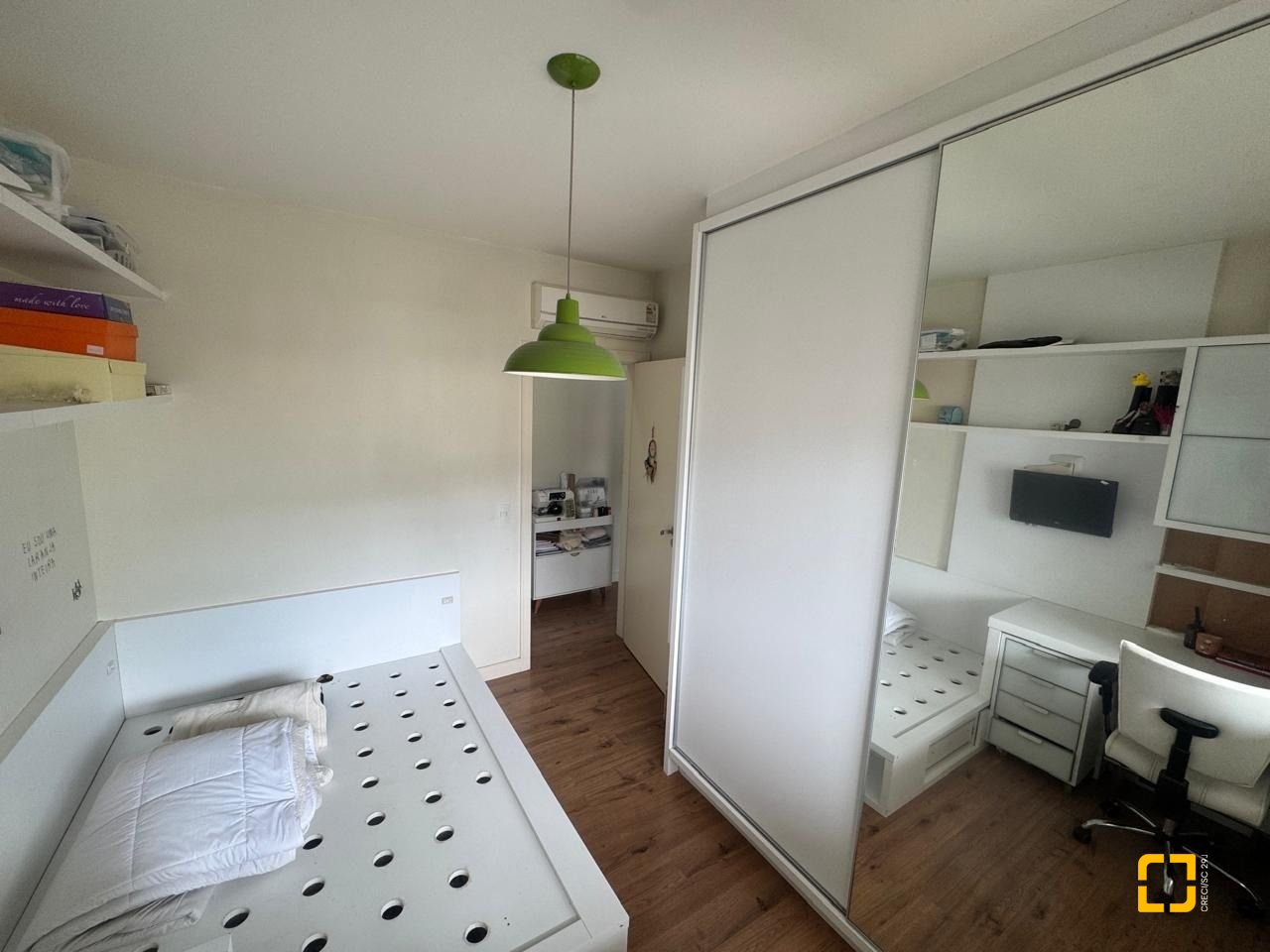 Apartamento com 122m², 4 quartos (sendo 1 suíte), 2 garagens, no bairro Itacorubi em Florianópolis