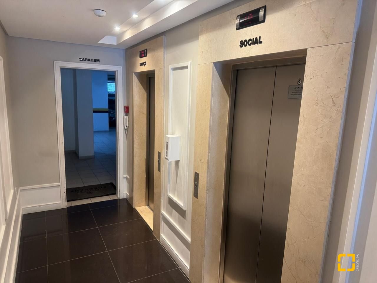 Apartamento com 122m², 4 quartos (sendo 1 suíte), 2 garagens, no bairro Itacorubi em Florianópolis