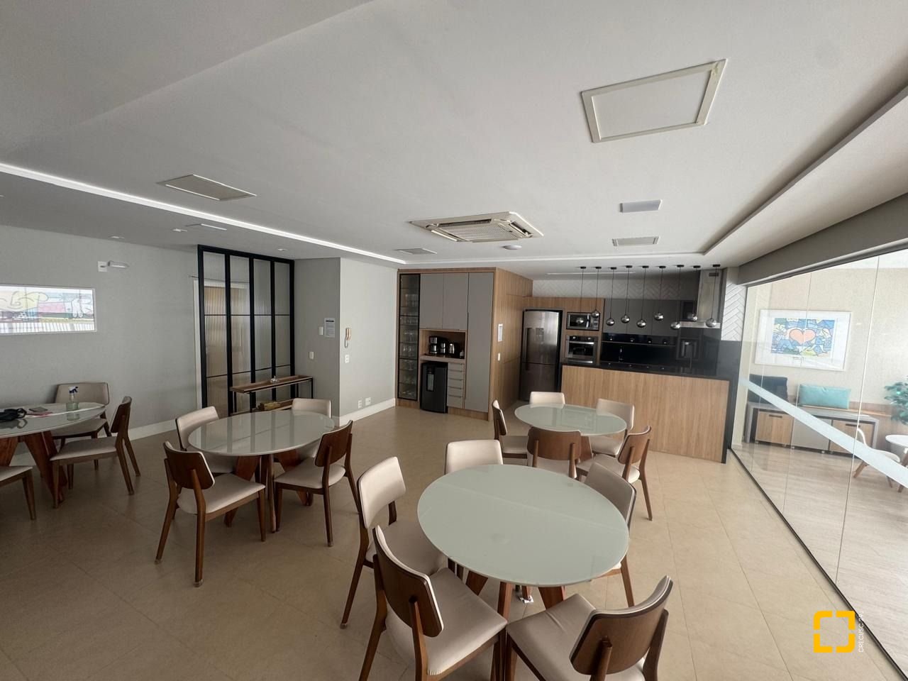 Apartamento com 122m², 4 quartos (sendo 1 suíte), 2 garagens, no bairro Itacorubi em Florianópolis