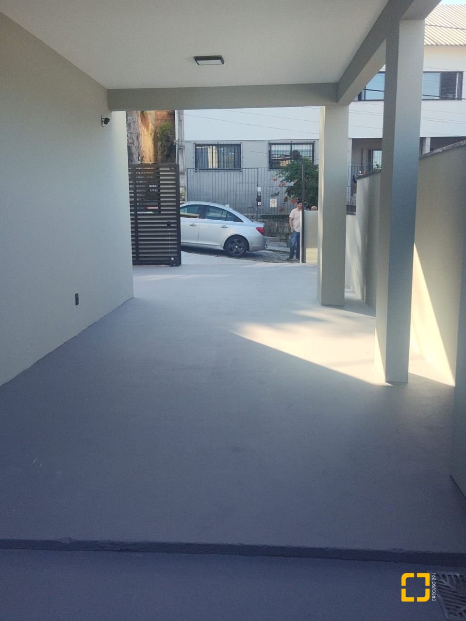 Casa com 184m², 6 quartos (sendo 3 suítes), 2 garagens, no bairro Trindade em Florianópolis