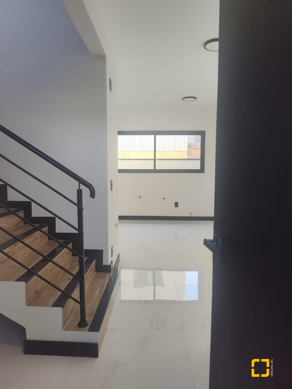 Casa com 184m², 6 quartos (sendo 3 suítes), 2 garagens, no bairro Trindade em Florianópolis