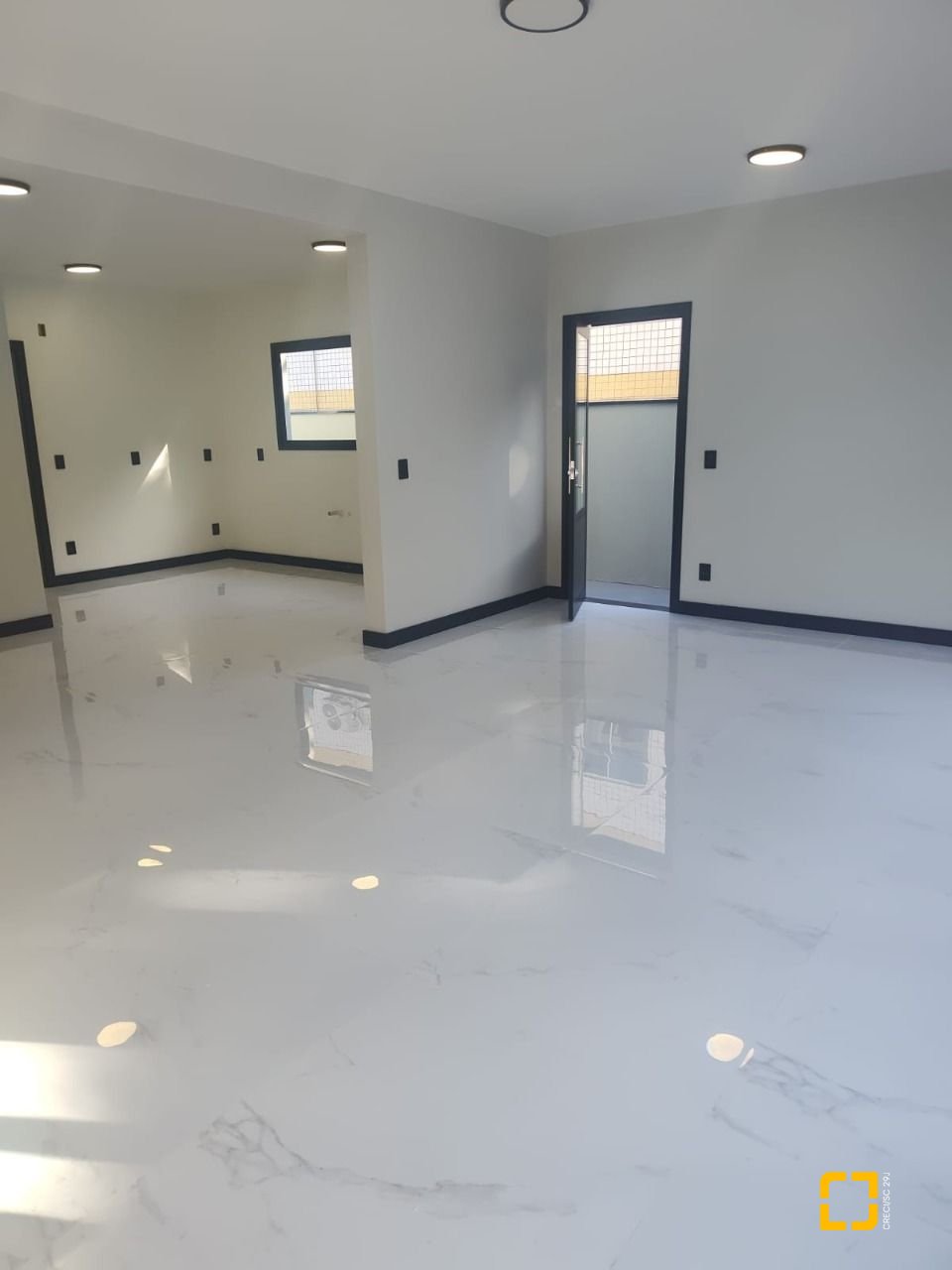 Casa com 184m², 6 quartos (sendo 3 suítes), 2 garagens, no bairro Trindade em Florianópolis