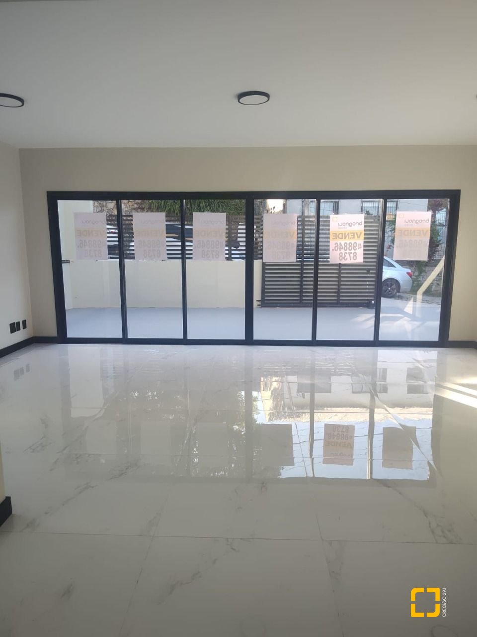 Casa com 184m², 6 quartos (sendo 3 suítes), 2 garagens, no bairro Trindade em Florianópolis