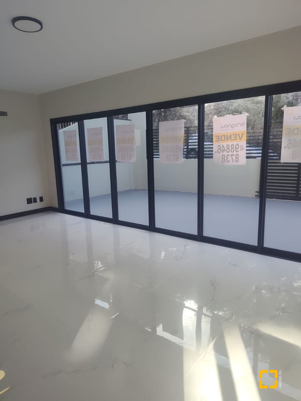Casa com 184m², 6 quartos (sendo 3 suítes), 2 garagens, no bairro Trindade em Florianópolis